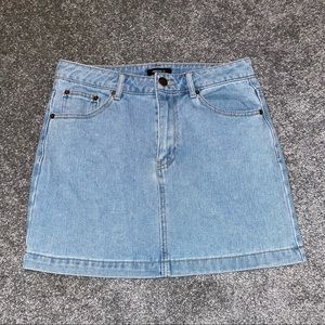 Forever 21 Denim Skirt - Size Medium